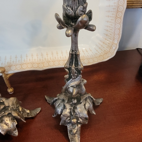 Art Nouveau Floral Vine Antique Bronze Spelter Candlesticks - Picture 4 of 9